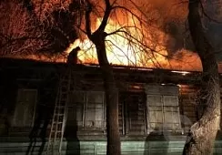 На пожаре в трехквартирном доме в Тынде никто не пострадал