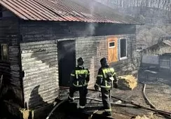 Соседи спасли человека на пожаре в частном доме в Лесозаводске